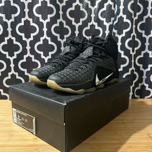 Lebron 12 EXT Rubber City Size 8